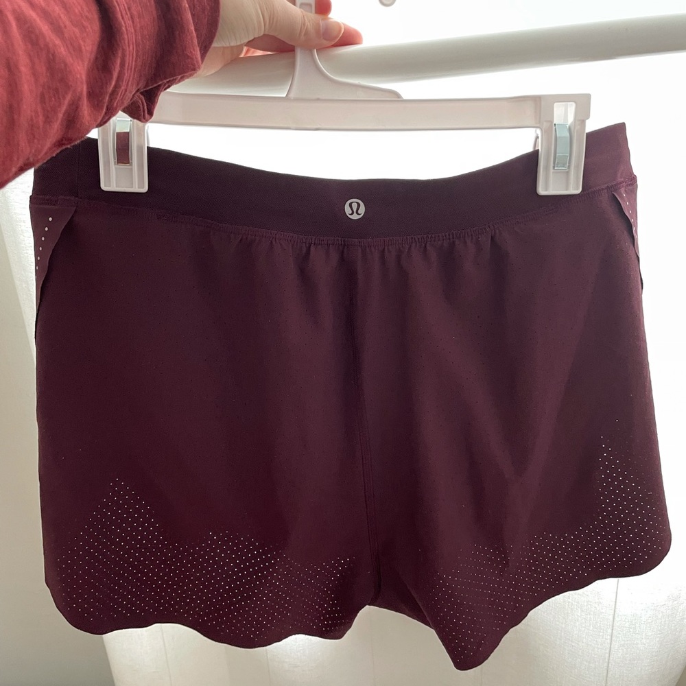 Find your pace lined high rise short maroon